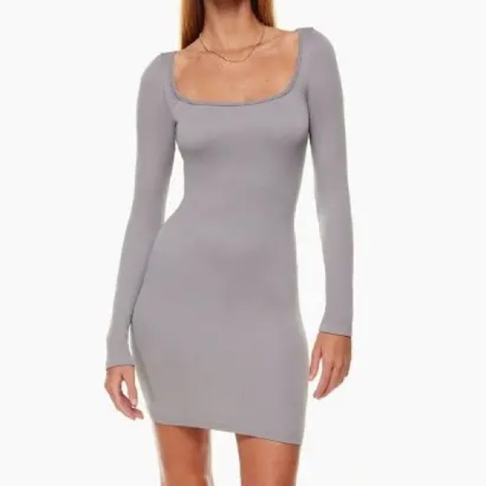 Elegant Gray Long Sleeve Dress